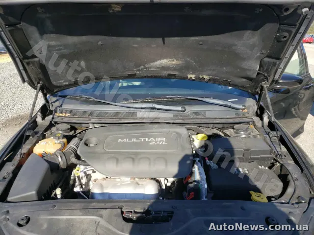 2015 Chrysler 200 — photo 7 (copart)
