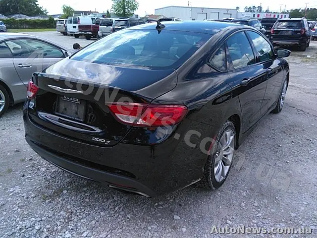 2015 Chrysler 200 — photo 2 (manheim)