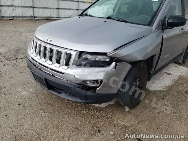 2016 Jeep Compass — photo 9 (copart)