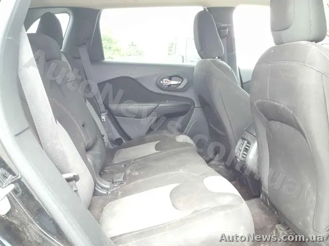 2016 Jeep Cherokee, VIN 1C4PJLAB9HW548679, госномер КА4743ЕК — фото 6 (copart)