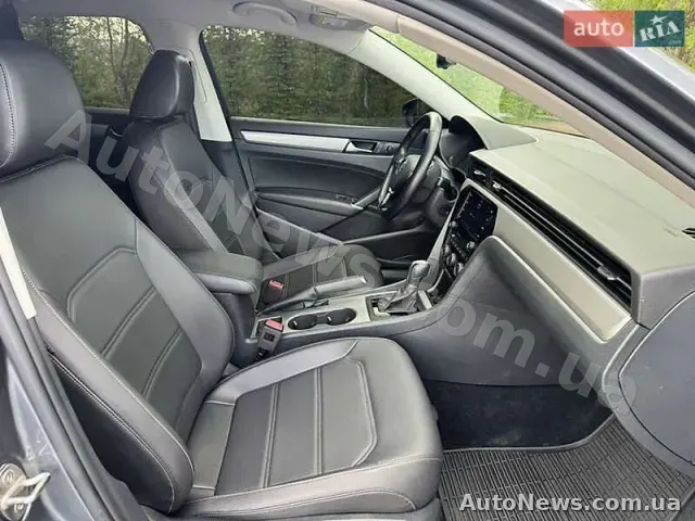 2020 Volkswagen Passat, VIN 1VWSA7A36LC023256, держномер КА4001РЕ — фото 11 (autoria)