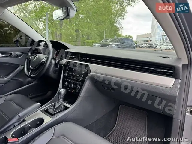 2020 Volkswagen Passat, VIN 1VWSA7A36LC023256, держномер КА4001РЕ — фото 9 (autoria)