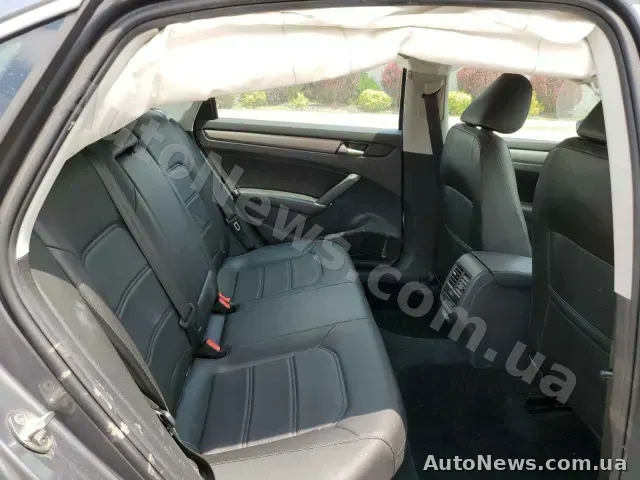 2020 Volkswagen Passat, VIN 1VWSA7A36LC023256, держномер КА4001РЕ — фото 10 (copart)