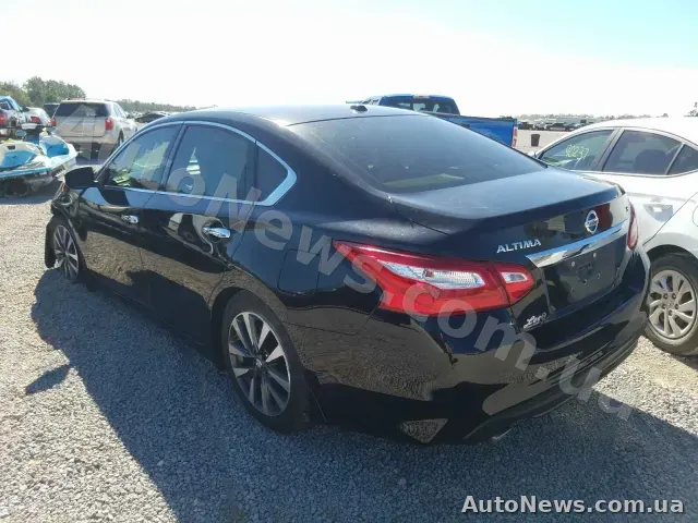 2017 Nissan Altima, VIN 1N4AL3AP4HC478527, nr rej. ВН9868ТН — zdjęcie 3 (copart)