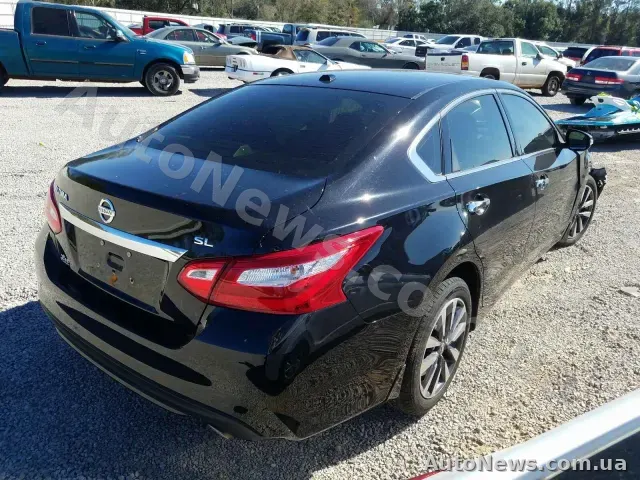 2017 Nissan Altima, VIN 1N4AL3AP4HC478527, nr rej. ВН9868ТН — zdjęcie 4 (copart)