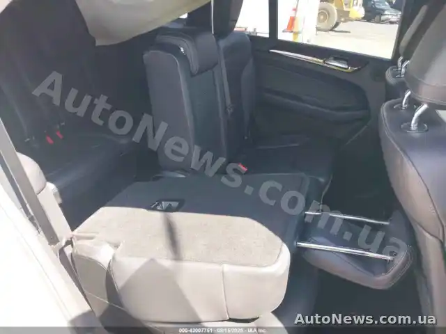 2017 Mercedes-Benz GLS 450, VIN 4JGDF6EEXHA927399 — photo 8 (iaai)