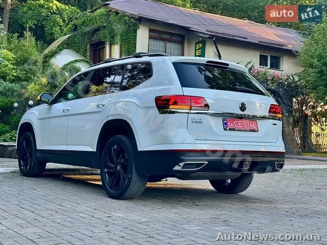 2022 Volkswagen Atlas, VIN 1V2HR2CA6NC513542 — фото 35 (autoria)