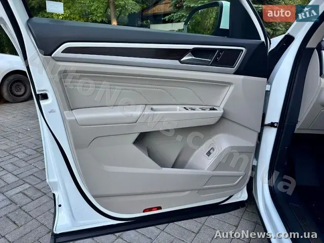 2022 Volkswagen Atlas, VIN 1V2HR2CA6NC513542 — фото 44 (autoria)
