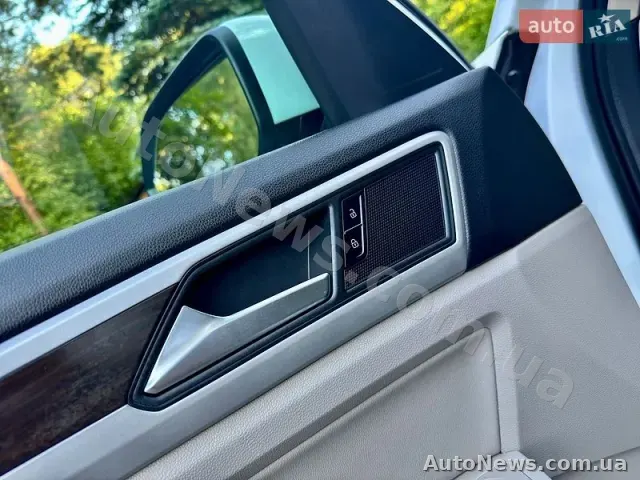 2022 Volkswagen Atlas, VIN 1V2HR2CA6NC513542 — фото 45 (autoria)