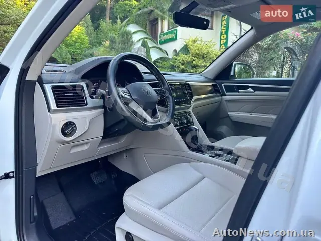 2022 Volkswagen Atlas, VIN 1V2HR2CA6NC513542 — фото 49 (autoria)