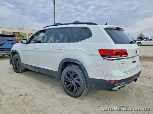 2022 Volkswagen Atlas, VIN 1V2HR2CA6NC513542 — photo 2 (copart)