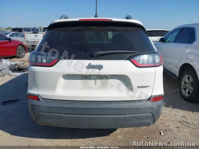 2018 Jeep Cherokee, VIN 1C4PJLLB8KD204115, госномер ВС3923ХЕ — фото 16 (iaai)