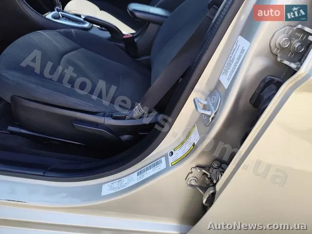 2014 Chrysler 200 — фото 16 (autoria)