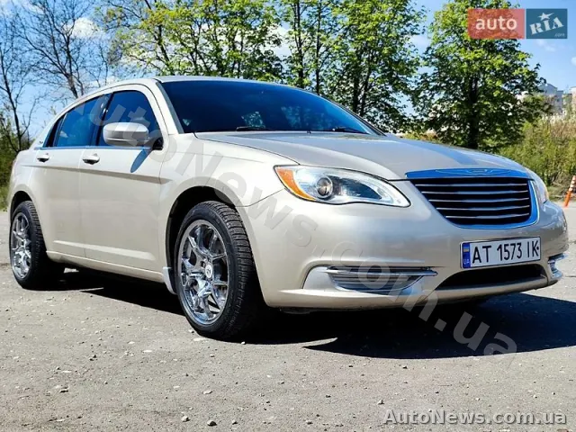 2014 Chrysler 200 — фото 2 (autoria)