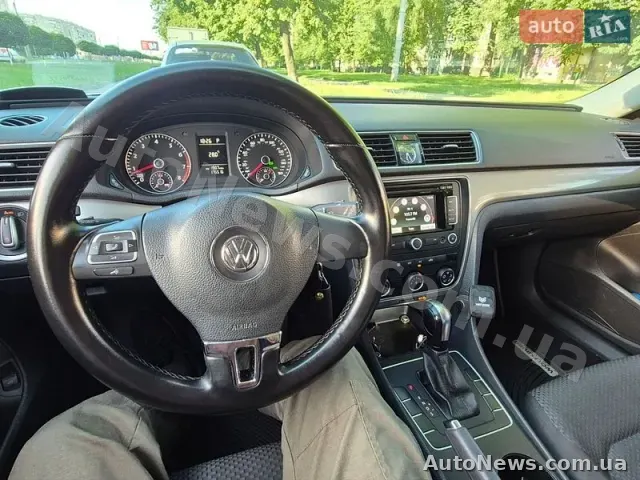 2013 Volkswagen Passat, VIN 1VWAP7A3XEC026660, держномер АХ7525МХ — фото 6 (autoria)