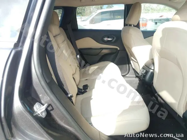 2016 Jeep Cherokee — zdjęcie 6 (copart)