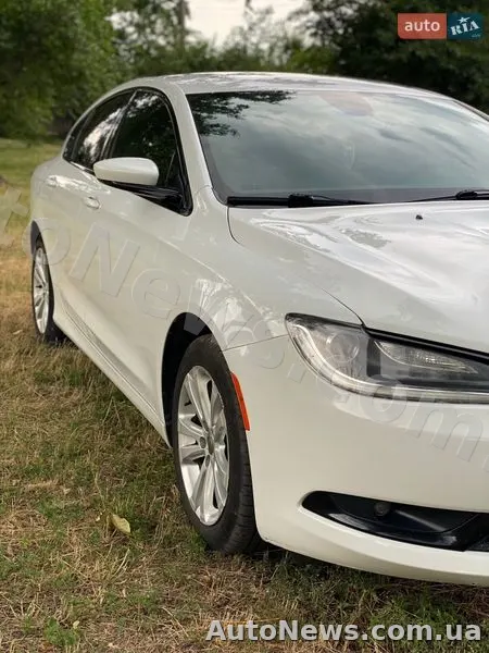 2015 Chrysler 200 — фото 2 (autoria)