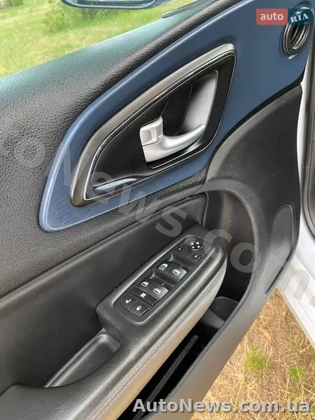 2015 Chrysler 200 — фото 23 (autoria)