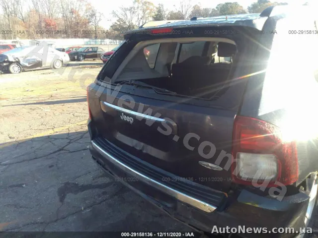 2015 Jeep Compass — photo 6 (iaai)