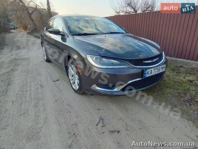 2014 Chrysler 200 — photo 1 (autoria)