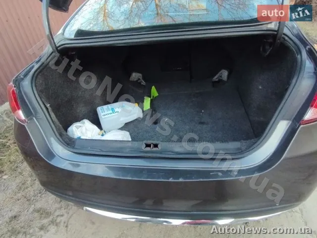 2014 Chrysler 200 — photo 16 (autoria)