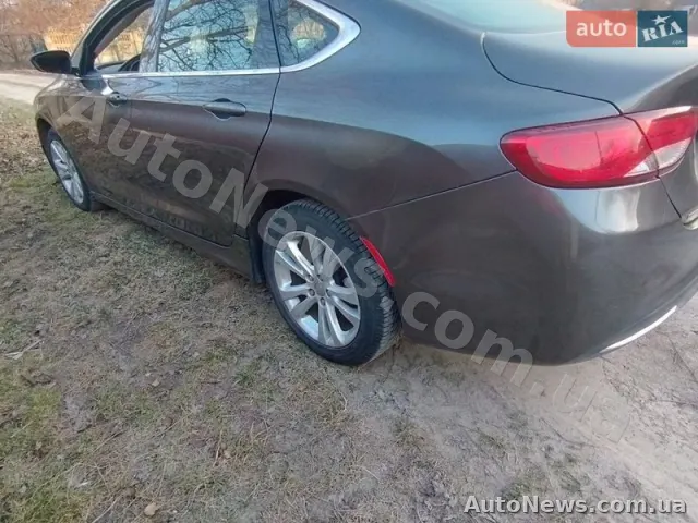 2014 Chrysler 200 — photo 4 (autoria)