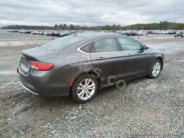 2015 Chrysler 200 — photo 3 (copart)