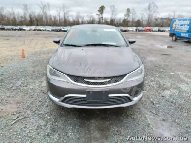 2015 Chrysler 200 — photo 5 (copart)