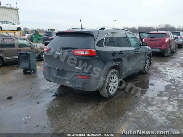 2018 Jeep Cherokee — фото 4 (iaai)