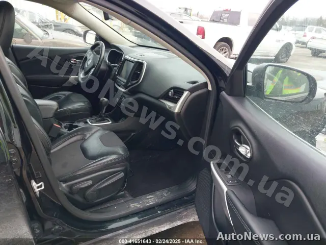 2018 Jeep Cherokee — фото 5 (iaai)