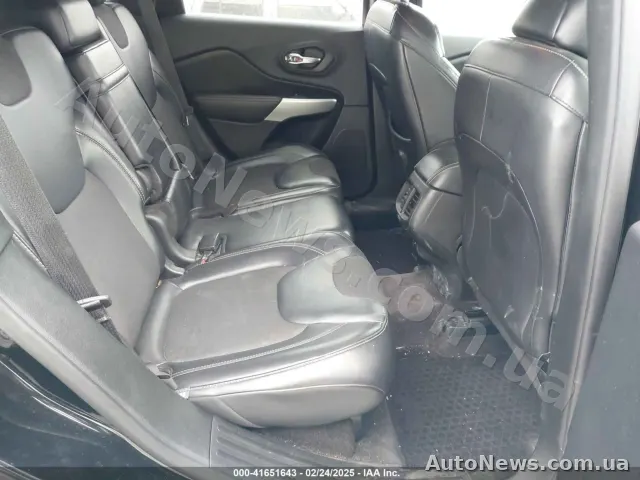 2018 Jeep Cherokee — фото 8 (iaai)