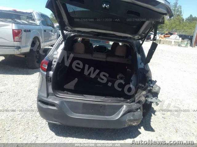 2015 Jeep Cherokee — фото 8 (iaai)