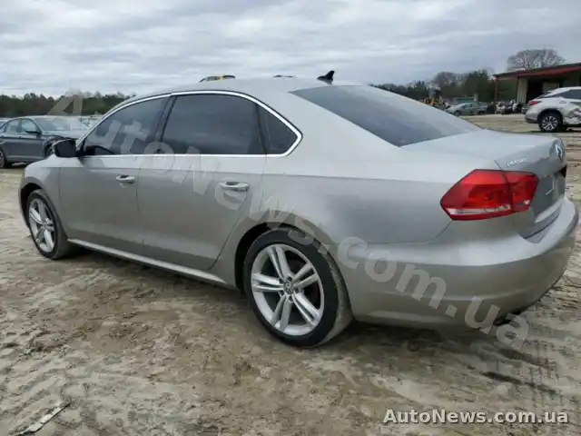 2014 Volkswagen Passat, VIN 1VWBT7A30EC065242, plate КА9113МР — photo 2 (copart)