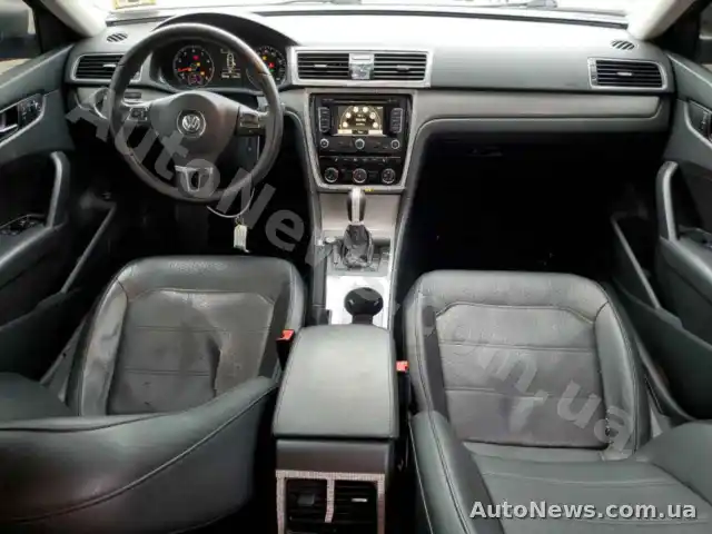 2014 Volkswagen Passat, VIN 1VWBT7A30EC065242, plate КА9113МР — photo 8 (copart)