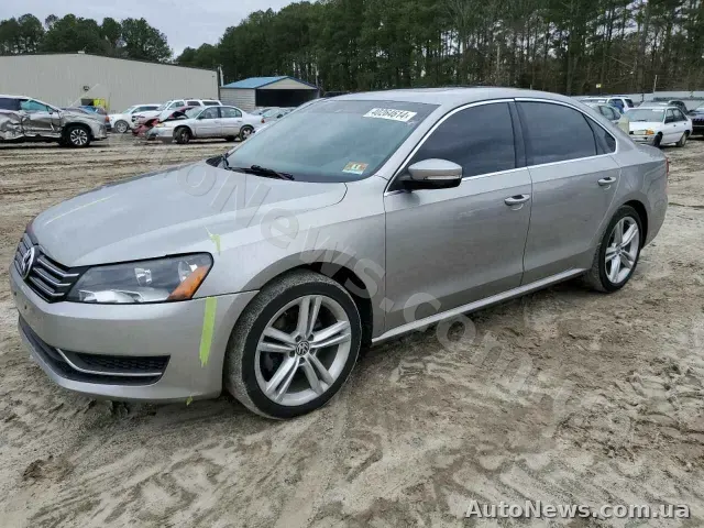2014 Volkswagen Passat, VIN 1VWBT7A30EC065242, госномер КА9113МР — фото 1 (copart)