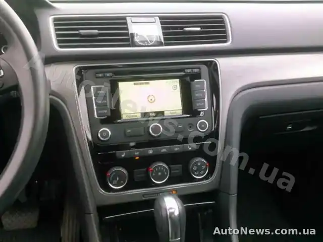 2014 Volkswagen Passat, VIN 1VWBT7A30EC065242, plate КА9113МР — photo 4 (manheim)
