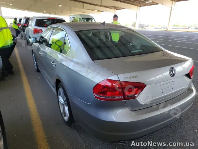 2014 Volkswagen Passat, VIN 1VWBT7A30EC065242, госномер КА9113МР — фото 13 (manheim)