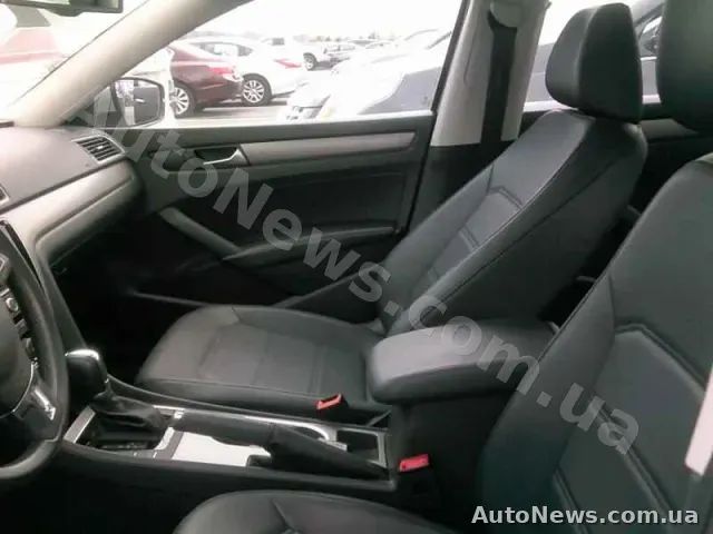 2014 Volkswagen Passat, VIN 1VWBT7A30EC065242, госномер КА9113МР — фото 3 (manheim)
