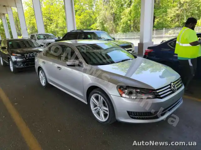 2014 Volkswagen Passat, VIN 1VWBT7A30EC065242, plate КА9113МР — photo 3 (manheim)