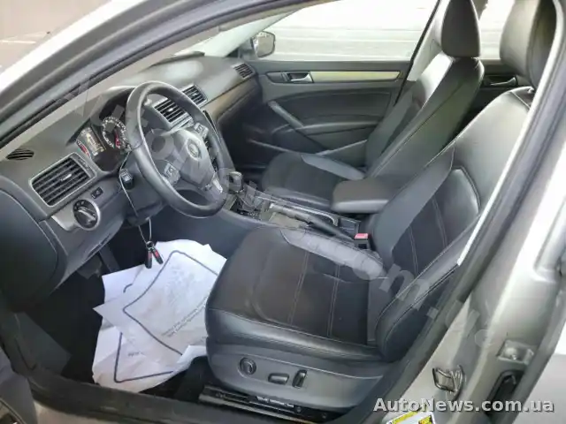 2014 Volkswagen Passat, VIN 1VWBT7A30EC065242, plate КА9113МР — photo 7 (manheim)