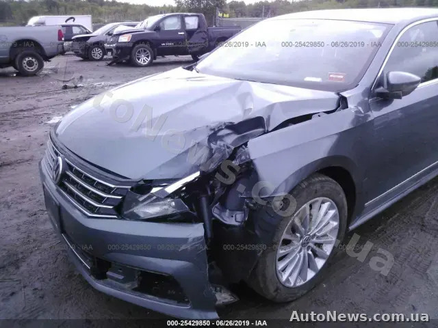 2016 Volkswagen Passat, VIN 1VWBT7A32HC023045, держномер ВМ0001ММ — фото 6 (iaai)