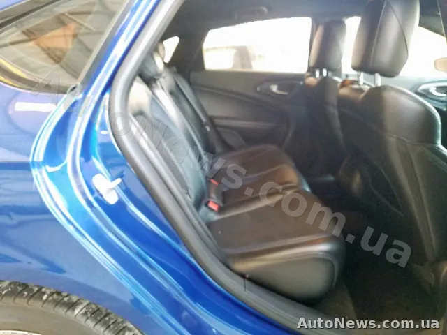 2015 Chrysler 200 — zdjęcie 6 (copart)