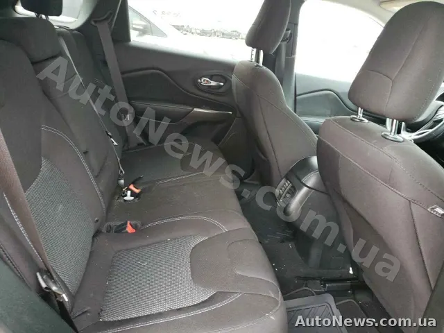 2019 Jeep Cherokee — zdjęcie 6 (copart)