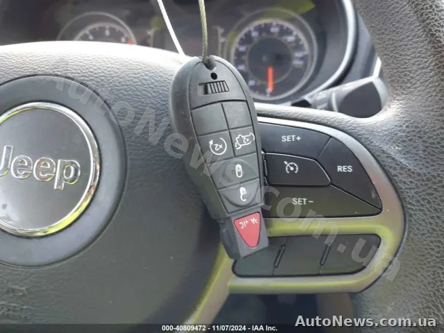 2019 Jeep Cherokee — zdjęcie 11 (iaai)