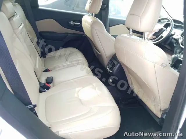 2016 Jeep Cherokee, VIN 1C4PJLDB9GW256900, госномер АЕ7978МН — фото 6 (copart)