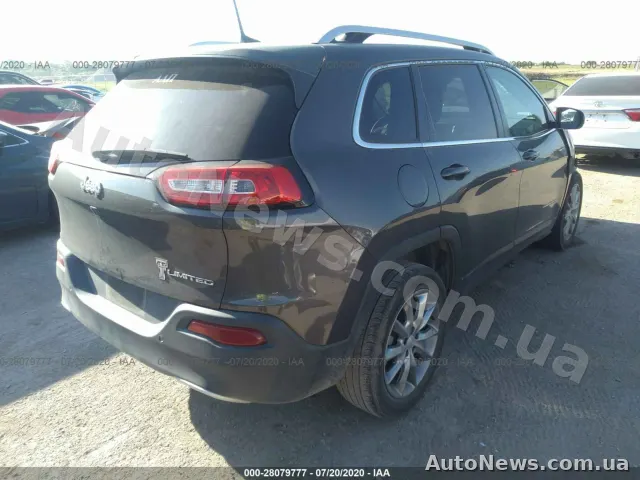 2018 Jeep Cherokee — zdjęcie 4 (iaai)
