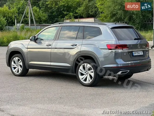 2021 Volkswagen Atlas, VIN 1V2WP2CA6MC561621 — zdjęcie 9 (autoria)