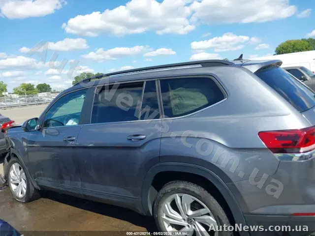 2021 Volkswagen Atlas, VIN 1V2WP2CA6MC561621 — zdjęcie 14 (iaai)