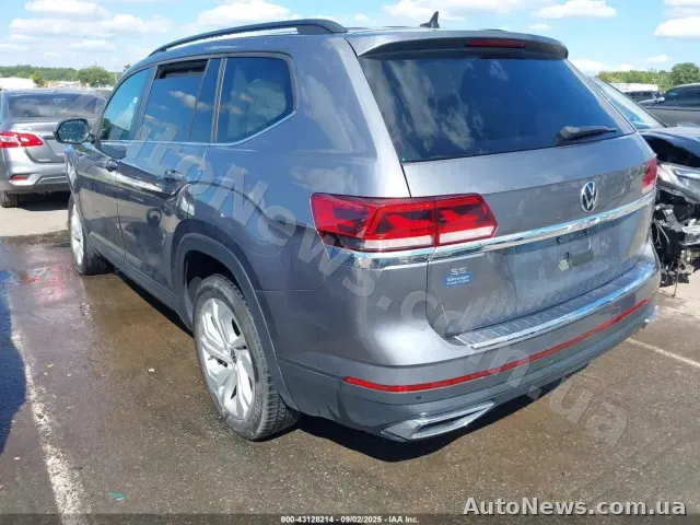 2021 Volkswagen Atlas, VIN 1V2WP2CA6MC561621 — zdjęcie 3 (iaai)
