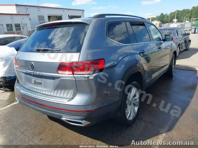 2021 Volkswagen Atlas, VIN 1V2WP2CA6MC561621 — zdjęcie 4 (iaai)